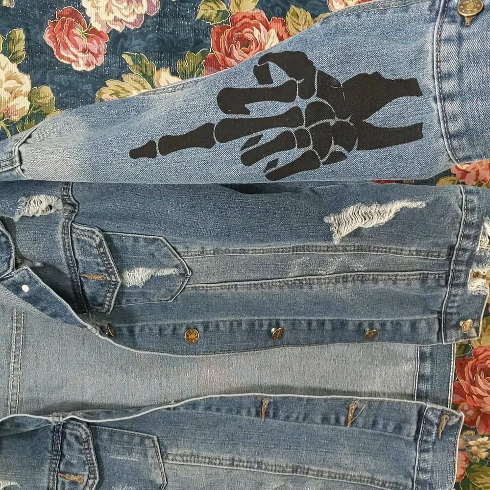 Sold Momento Mori Handmade Upcycled Skeleton Middle Finger Vintage Jean Jacket - Picture 4 of 5